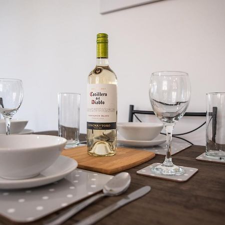 Welcome 4 Business Or Pleasure! Super Central Southampton 'City Vibes' # Stylish Apartment With Outside Space! 1-4 Guests Book Your City Break Or Pre-Cruise Stay! Close To Mayflower Theatre, Universities, Cruise Terminals, Hospitals & Shops! Exterior foto