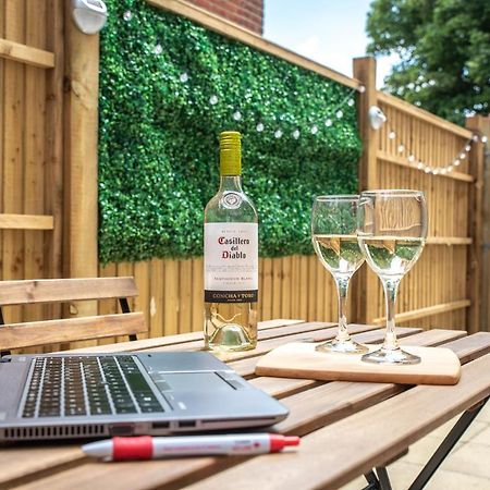 Welcome 4 Business Or Pleasure! Super Central Southampton 'City Vibes' # Stylish Apartment With Outside Space! 1-4 Guests Book Your City Break Or Pre-Cruise Stay! Close To Mayflower Theatre, Universities, Cruise Terminals, Hospitals & Shops! Exterior foto