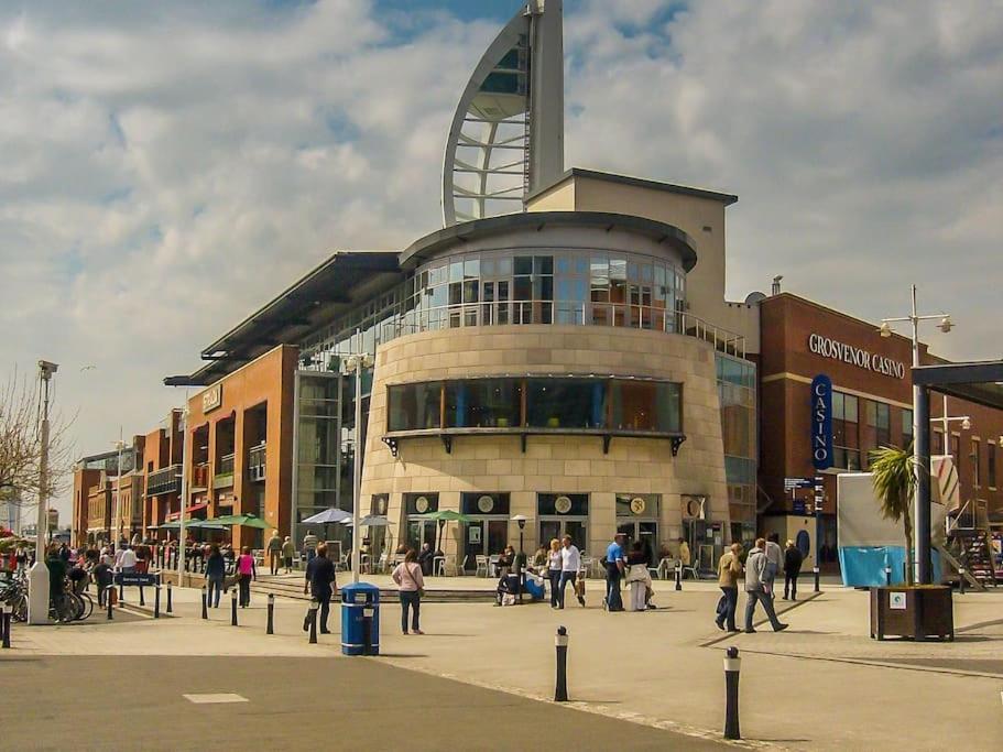 Welcome 4 Business Or Pleasure! Super Central Southampton 'City Vibes' # Stylish Apartment With Outside Space! 1-4 Guests Book Your City Break Or Pre-Cruise Stay! Close To Mayflower Theatre, Universities, Cruise Terminals, Hospitals & Shops! Exterior foto