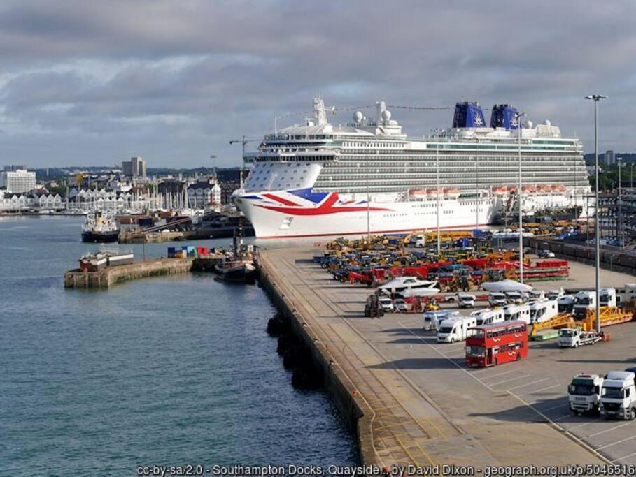 Welcome 4 Business Or Pleasure! Super Central Southampton 'City Vibes' # Stylish Apartment With Outside Space! 1-4 Guests Book Your City Break Or Pre-Cruise Stay! Close To Mayflower Theatre, Universities, Cruise Terminals, Hospitals & Shops! Exterior foto