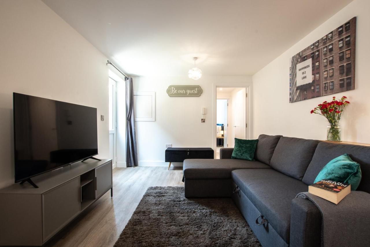 Welcome 4 Business Or Pleasure! Super Central Southampton 'City Vibes' # Stylish Apartment With Outside Space! 1-4 Guests Book Your City Break Or Pre-Cruise Stay! Close To Mayflower Theatre, Universities, Cruise Terminals, Hospitals & Shops! Exterior foto