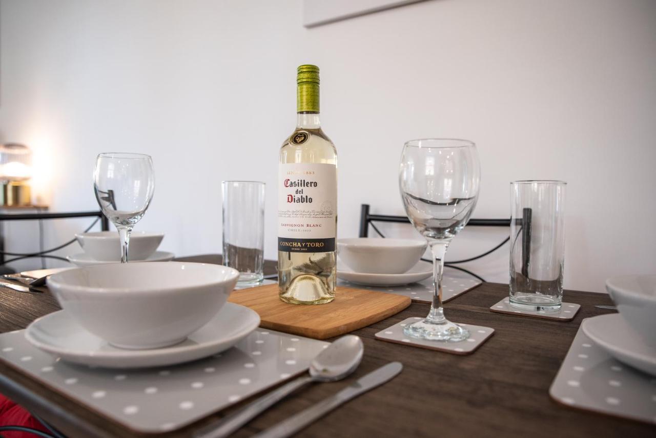 Welcome 4 Business Or Pleasure! Super Central Southampton 'City Vibes' # Stylish Apartment With Outside Space! 1-4 Guests Book Your City Break Or Pre-Cruise Stay! Close To Mayflower Theatre, Universities, Cruise Terminals, Hospitals & Shops! Exterior foto