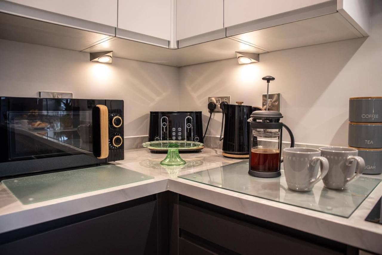 Welcome 4 Business Or Pleasure! Super Central Southampton 'City Vibes' # Stylish Apartment With Outside Space! 1-4 Guests Book Your City Break Or Pre-Cruise Stay! Close To Mayflower Theatre, Universities, Cruise Terminals, Hospitals & Shops! Exterior foto