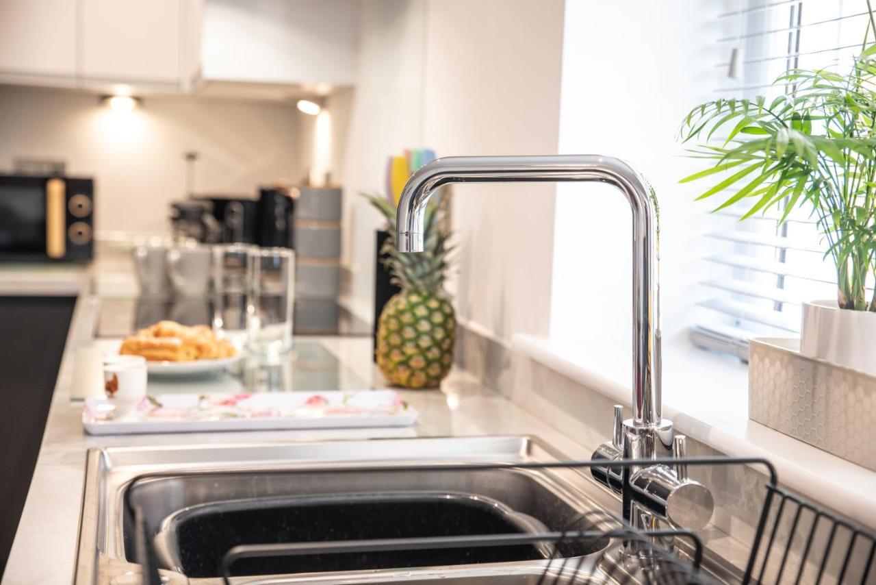 Welcome 4 Business Or Pleasure! Super Central Southampton 'City Vibes' # Stylish Apartment With Outside Space! 1-4 Guests Book Your City Break Or Pre-Cruise Stay! Close To Mayflower Theatre, Universities, Cruise Terminals, Hospitals & Shops! Exterior foto