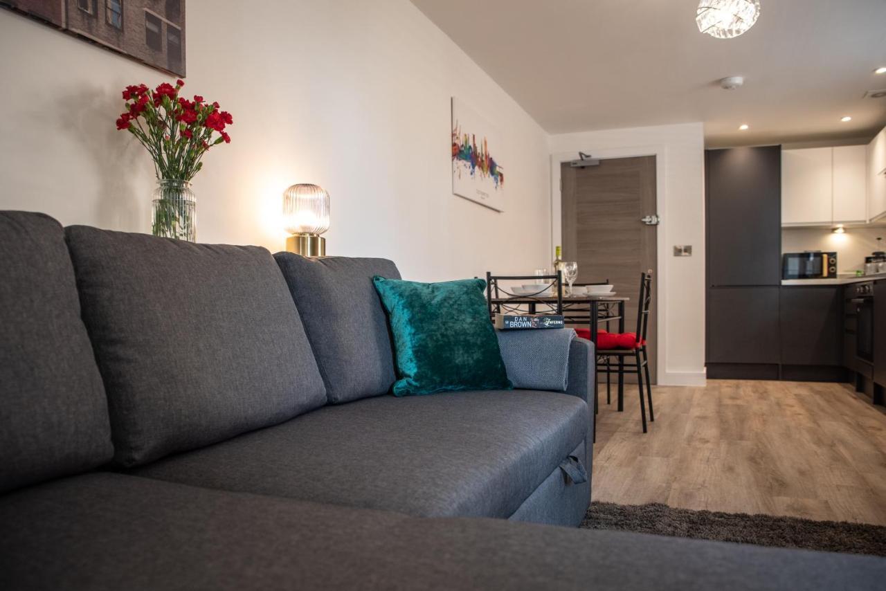 Welcome 4 Business Or Pleasure! Super Central Southampton 'City Vibes' # Stylish Apartment With Outside Space! 1-4 Guests Book Your City Break Or Pre-Cruise Stay! Close To Mayflower Theatre, Universities, Cruise Terminals, Hospitals & Shops! Exterior foto