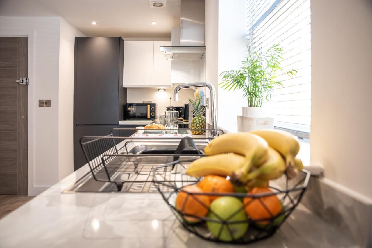 Welcome 4 Business Or Pleasure! Super Central Southampton 'City Vibes' # Stylish Apartment With Outside Space! 1-4 Guests Book Your City Break Or Pre-Cruise Stay! Close To Mayflower Theatre, Universities, Cruise Terminals, Hospitals & Shops! Exterior foto