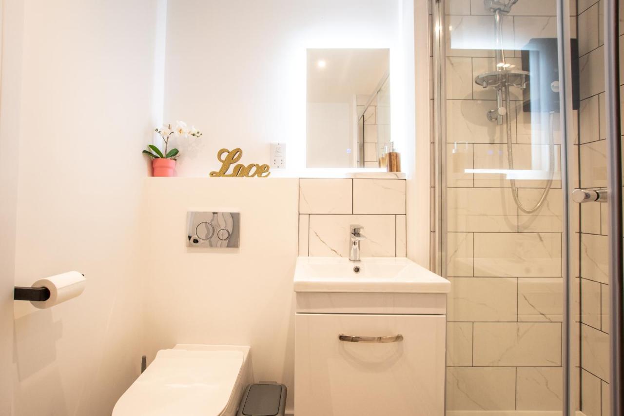 Welcome 4 Business Or Pleasure! Super Central Southampton 'City Vibes' # Stylish Apartment With Outside Space! 1-4 Guests Book Your City Break Or Pre-Cruise Stay! Close To Mayflower Theatre, Universities, Cruise Terminals, Hospitals & Shops! Exterior foto