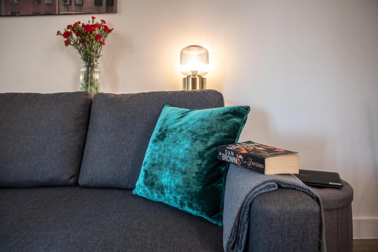 Welcome 4 Business Or Pleasure! Super Central Southampton 'City Vibes' # Stylish Apartment With Outside Space! 1-4 Guests Book Your City Break Or Pre-Cruise Stay! Close To Mayflower Theatre, Universities, Cruise Terminals, Hospitals & Shops! Exterior foto