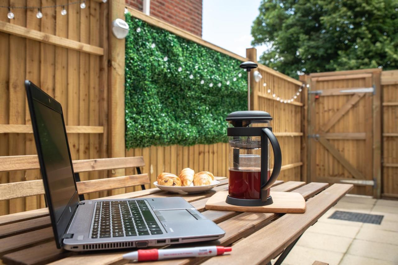 Welcome 4 Business Or Pleasure! Super Central Southampton 'City Vibes' # Stylish Apartment With Outside Space! 1-4 Guests Book Your City Break Or Pre-Cruise Stay! Close To Mayflower Theatre, Universities, Cruise Terminals, Hospitals & Shops! Exterior foto